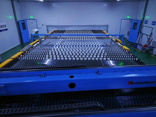 좋은 가격 디스플레이 커버 유리를위한 매우 얇은 여분의 명확한 낮은 철 유리 온라인으로